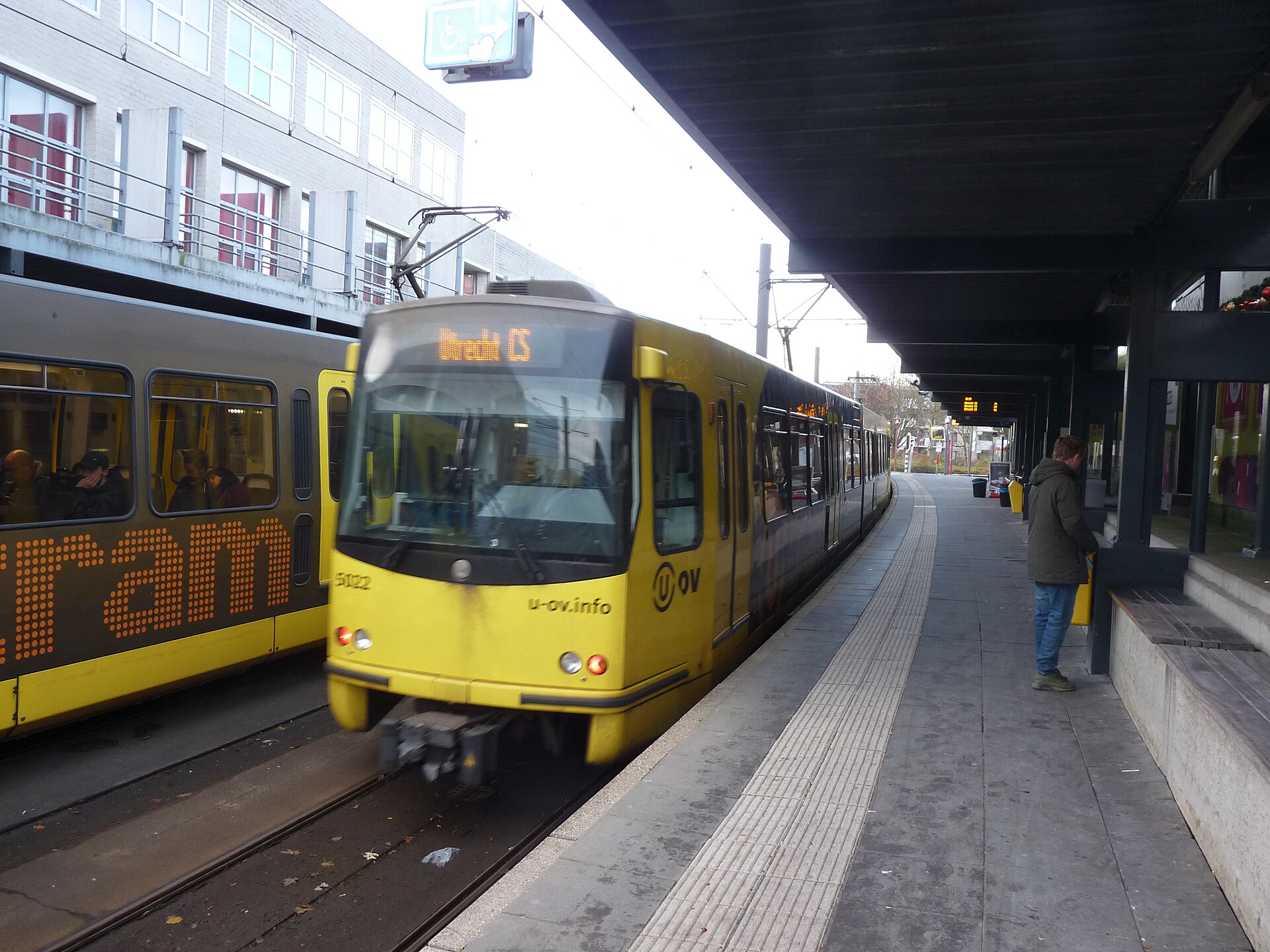 Tram in het centrum van Nieuwegein